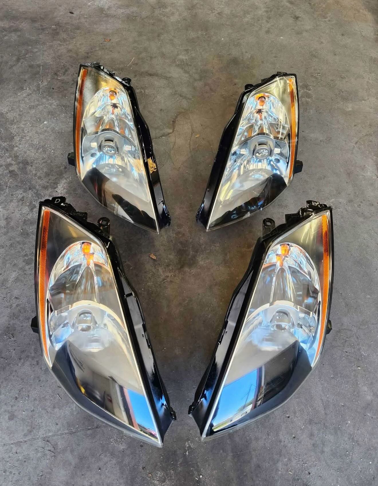 I have 2 sets of DE Headlights ..